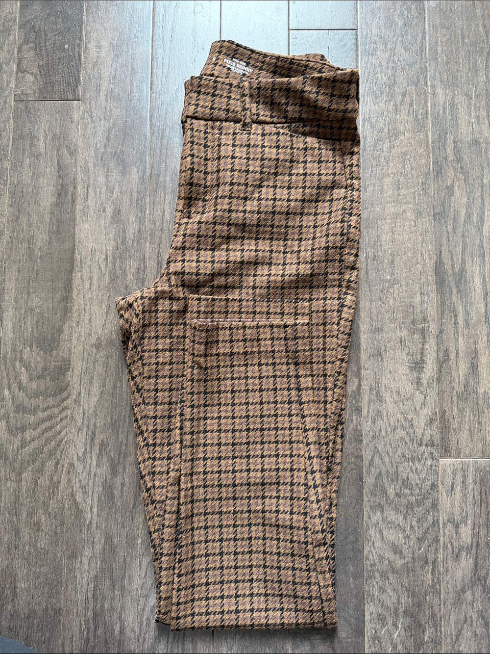 EUC Old Navy High Rise Plaid Pixie Skinny